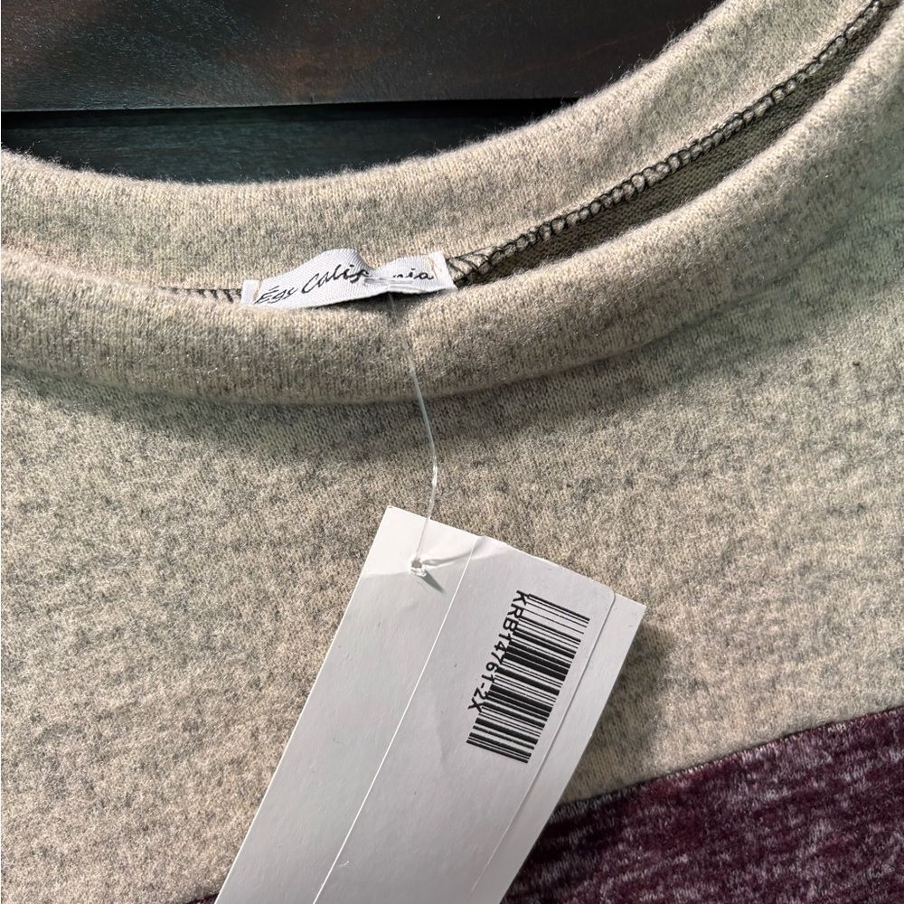 NWT Gray and Purple Crew Neck Sweater with Color-Block Design - Picture 2 of 2